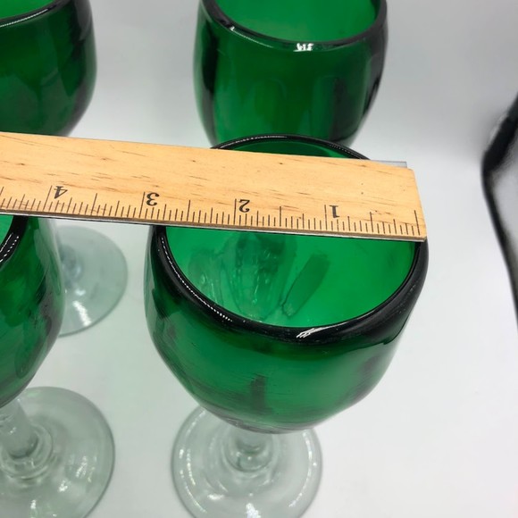 Vintage Handblown Green Collectible Glass Drinkware Stemware Set of 4 Glasses - Picture 11 of 11